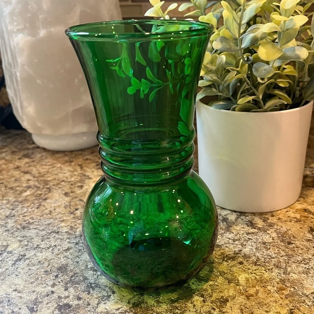 Anchor Hocking Emerald Green Glass Vase Ribbed Ring VINTAGE